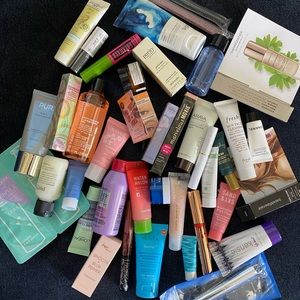 NEW BEAUTY MAKEUP & SKINCARE BUNDLE
